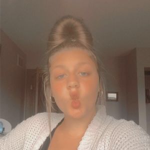 Meet your Posher, Abby